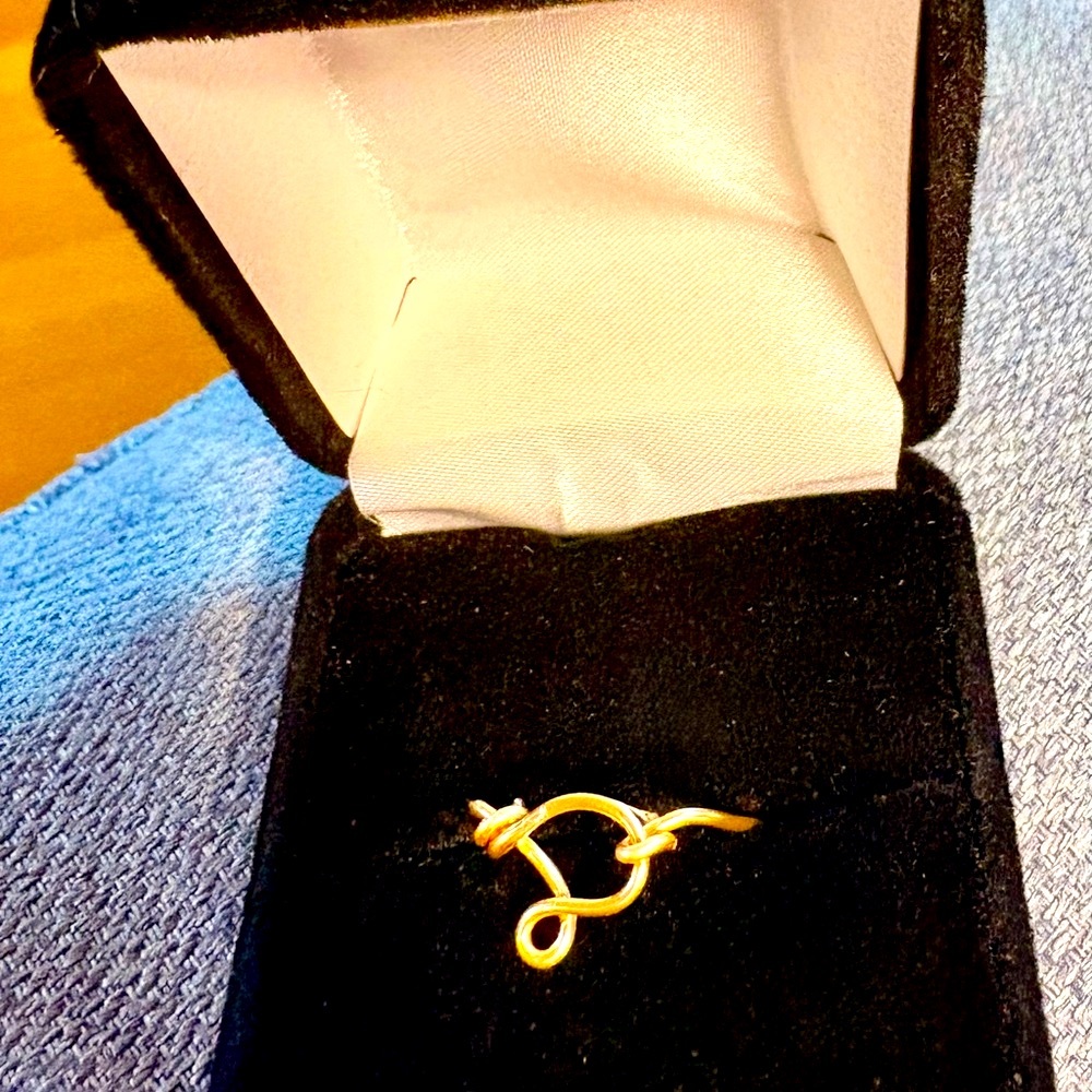 Elegant Gold D Ring